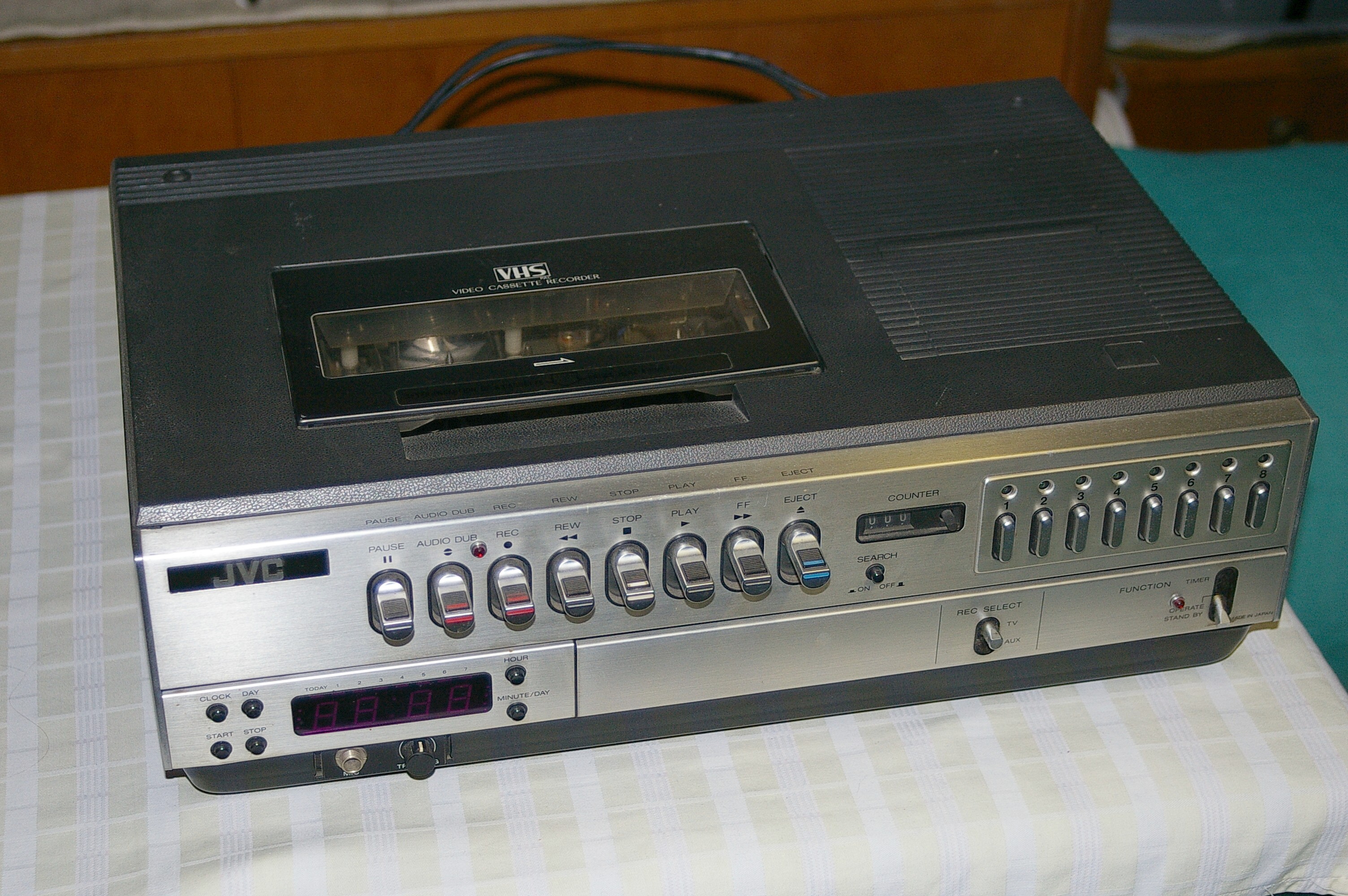 JVC Video Cassette Recorder HR-3330EG